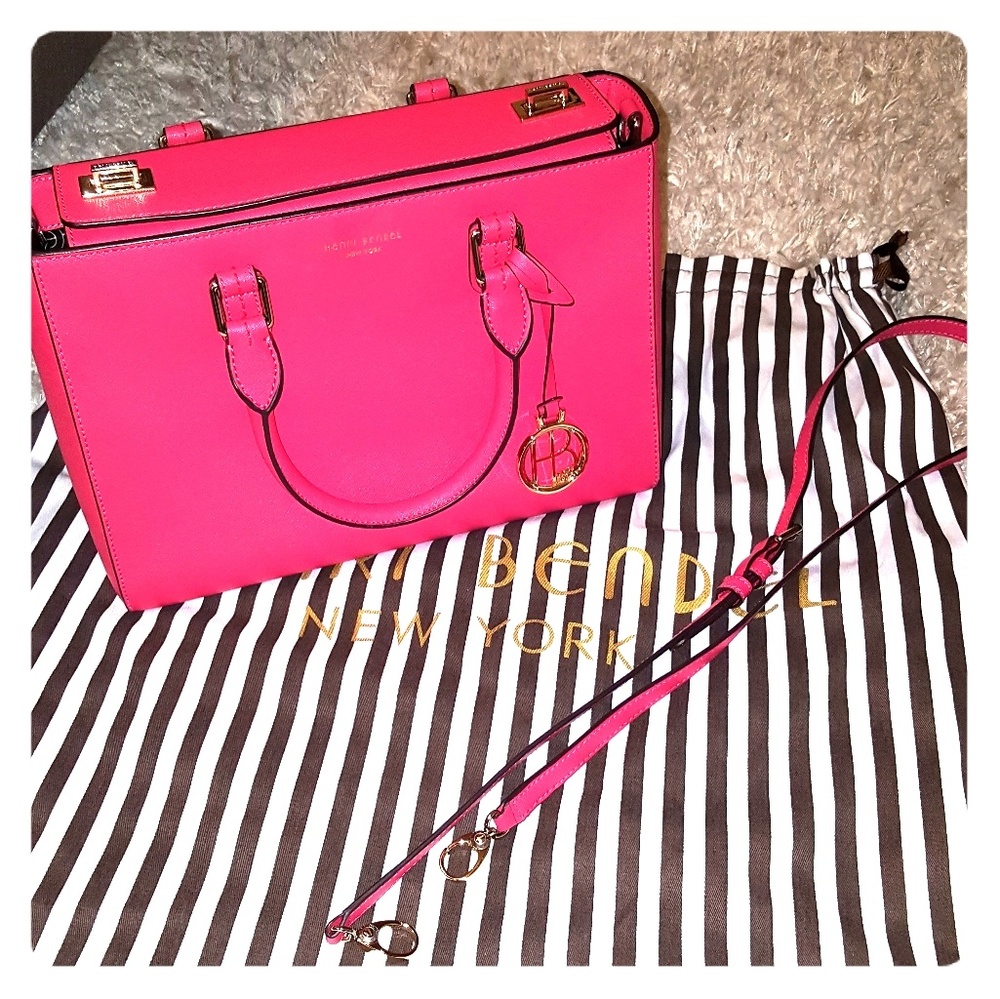 Authentic Henri Bendel Turnlock